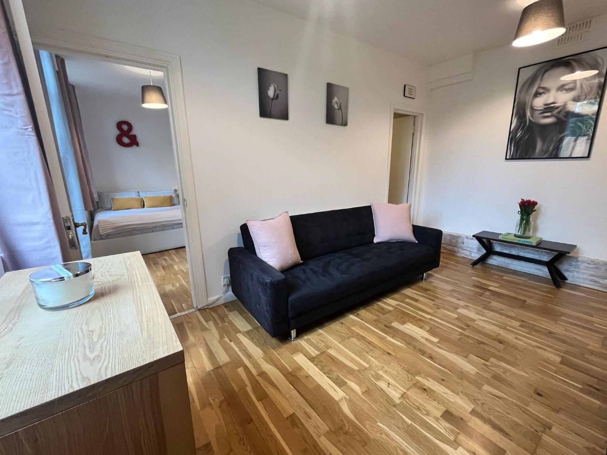 Charming 1-Bedroom Apartment Southfields, London Ngoại thất bức ảnh